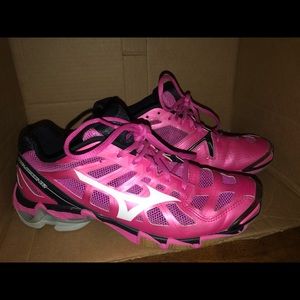 Pink Mizuno volleyball shoes